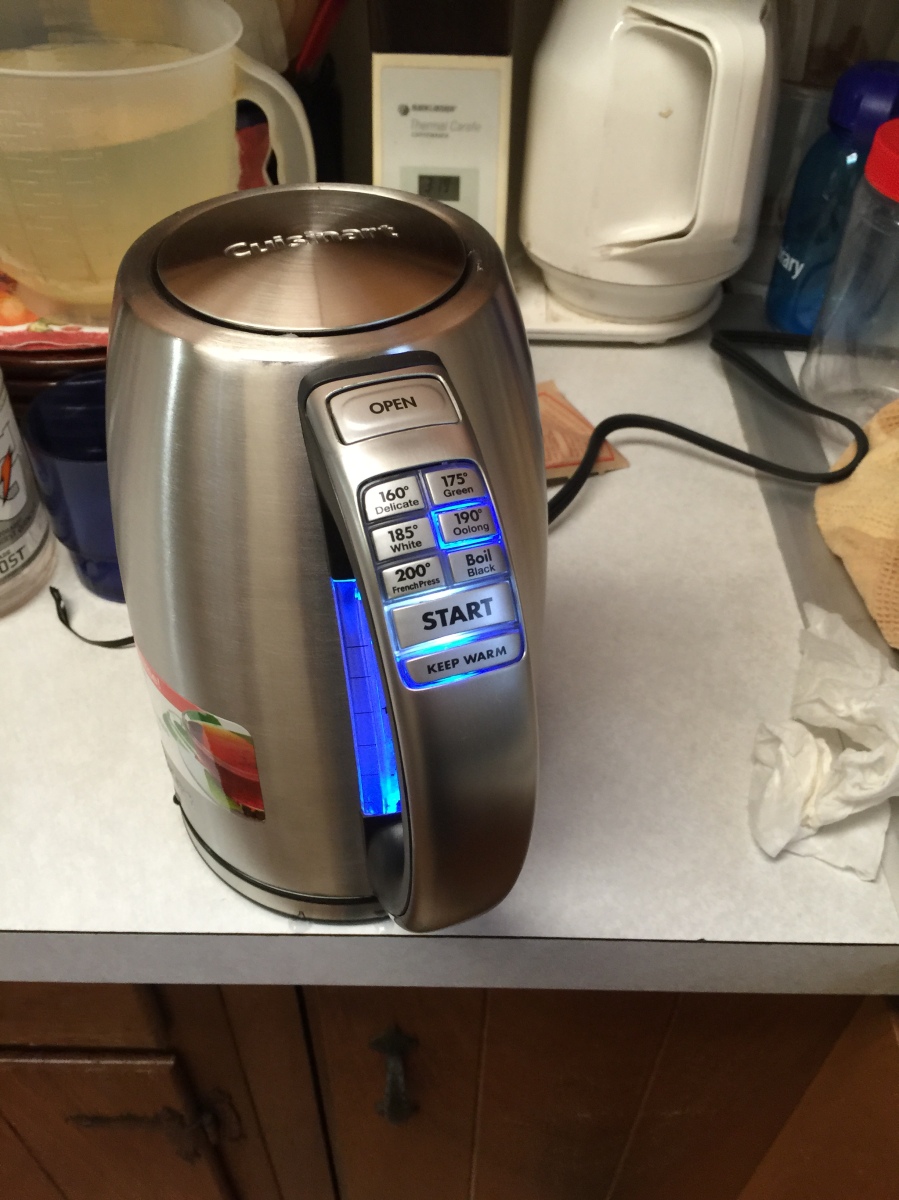 Chefman Electric Kettle Review: A Tea Drinker's Best Friend